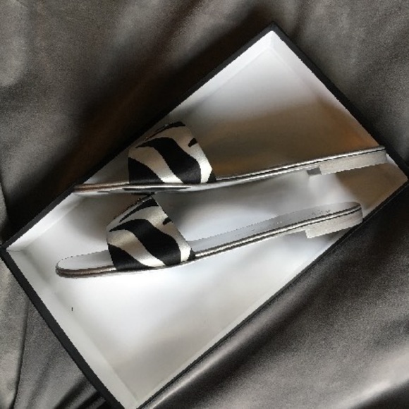 BRAND NEW!! Giuseppe Zanotti - Roll 10 Zebra US 7.5 | IT 37.5 (NIB) - Picture 3 of 6